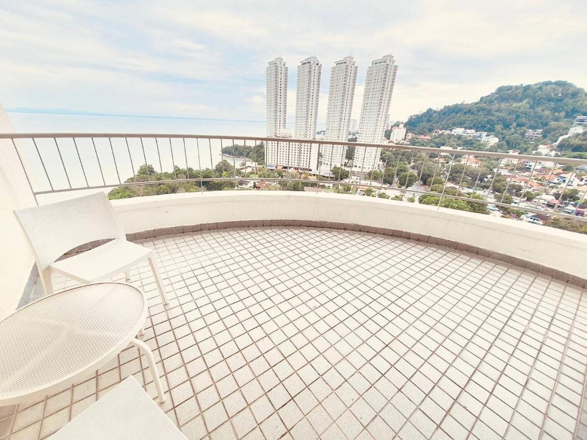 Romantic Couple Suite + Beach-Front Balcony Tanjung Bungah (Penang) Exterior foto