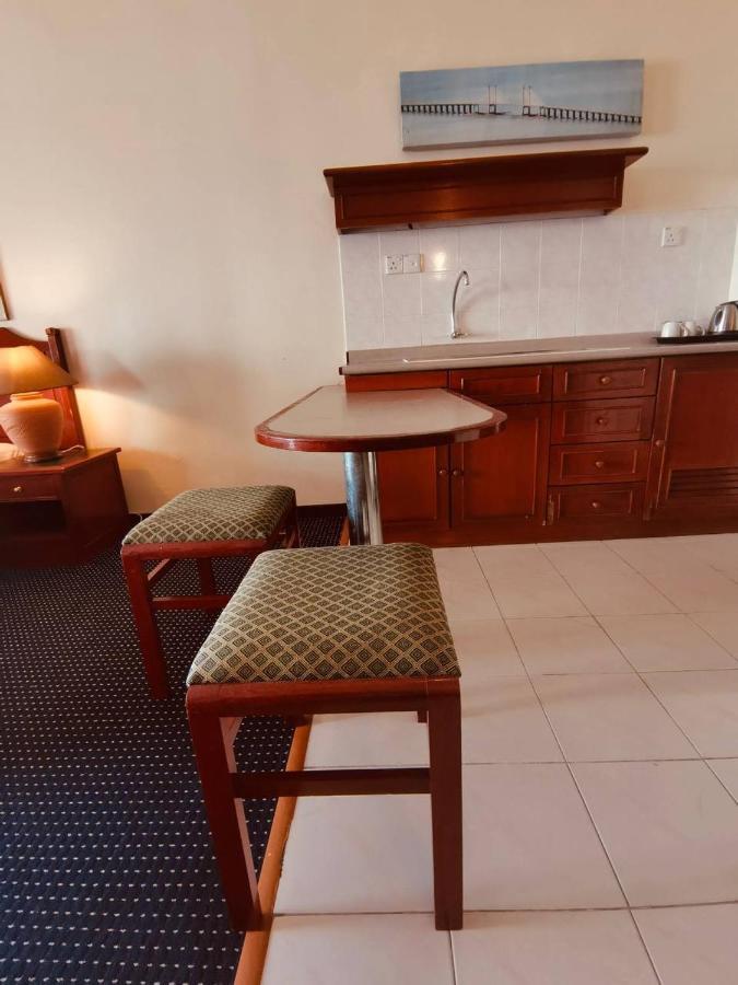 Romantic Couple Suite + Beach-Front Balcony Tanjung Bungah (Penang) Exterior foto