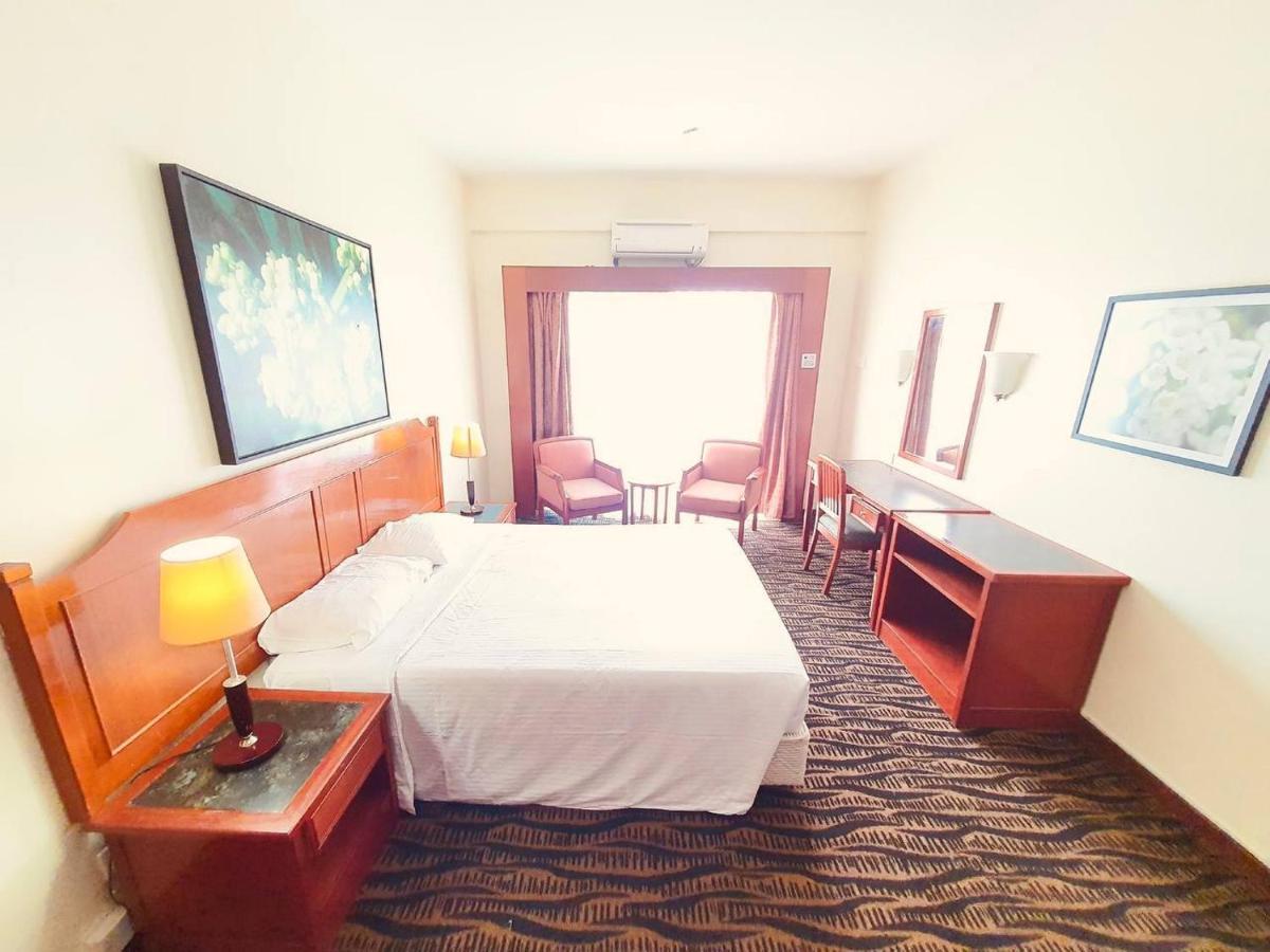 Romantic Couple Suite + Beach-Front Balcony Tanjung Bungah (Penang) Exterior foto