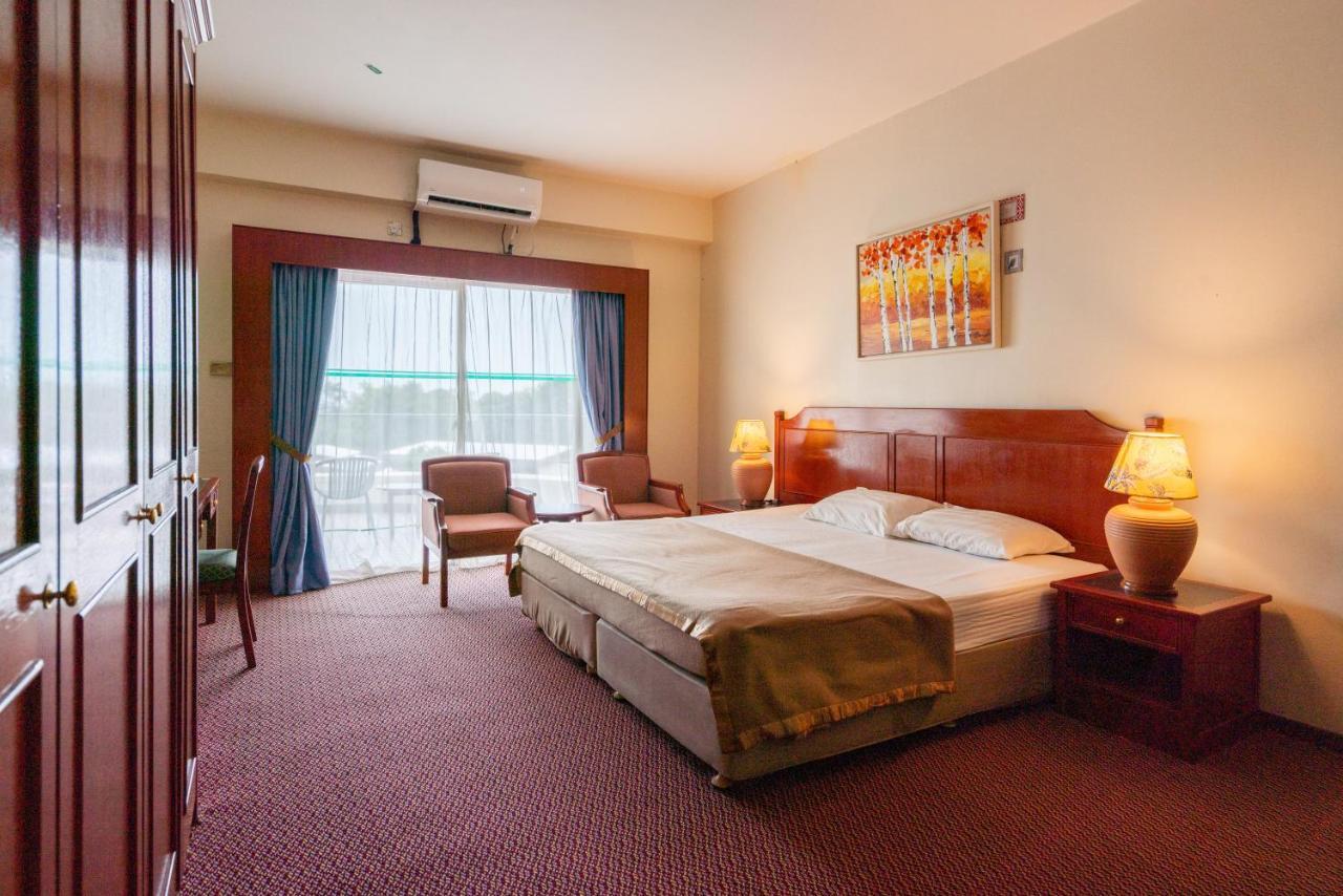 Romantic Couple Suite + Beach-Front Balcony Tanjung Bungah (Penang) Exterior foto