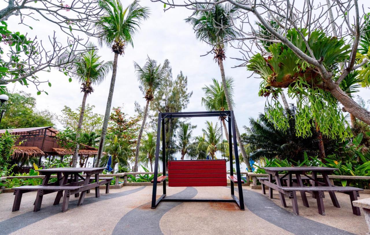 Romantic Couple Suite + Beach-Front Balcony Tanjung Bungah (Penang) Exterior foto
