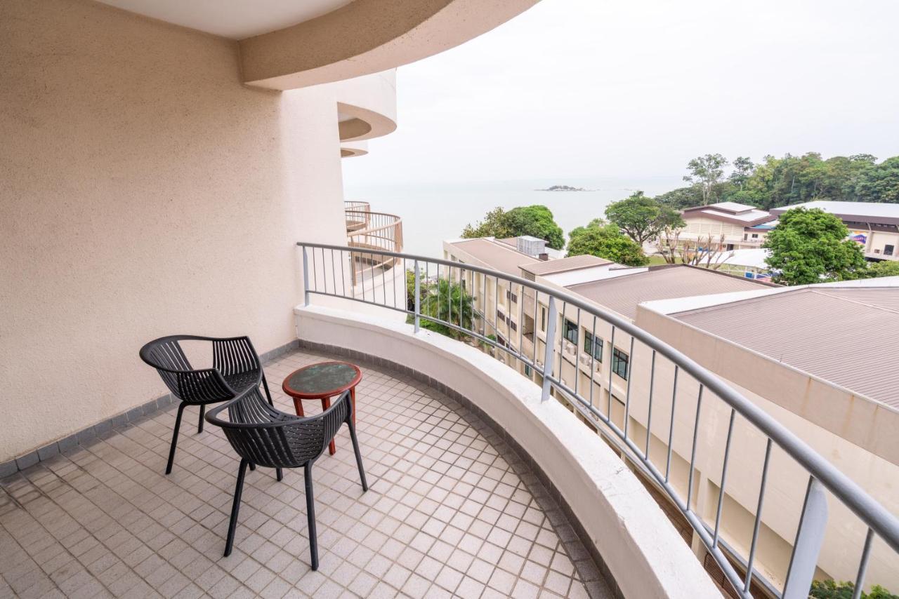 Romantic Couple Suite + Beach-Front Balcony Tanjung Bungah (Penang) Exterior foto