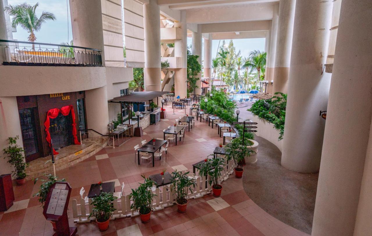 Romantic Couple Suite + Beach-Front Balcony Tanjung Bungah (Penang) Exterior foto