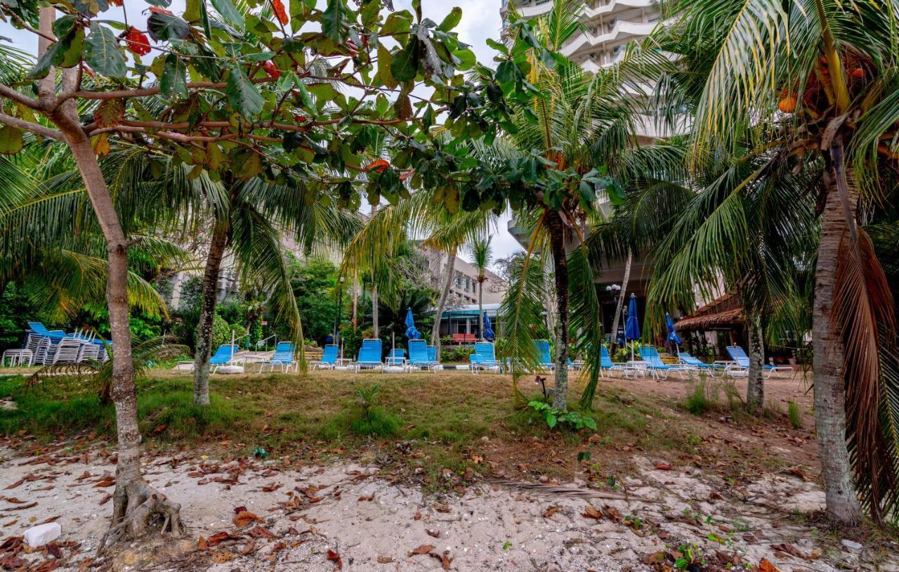 Romantic Couple Suite + Beach-Front Balcony Tanjung Bungah (Penang) Exterior foto